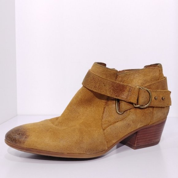 Clarks Shoes - Clarks Artisan Spye Belle Distressed Brown Tan Leather Bootie Size 9.5 M